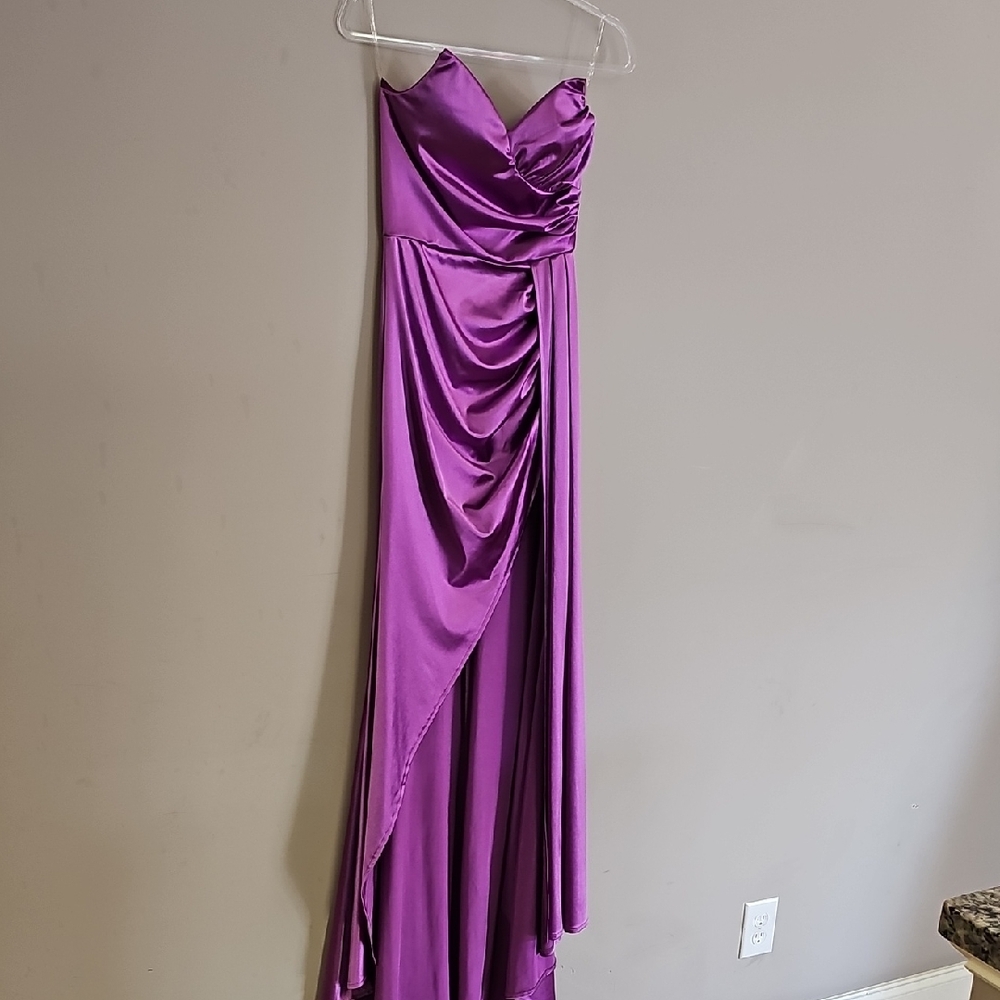 Elegant Purple Evening Gown, NWT SIZE SMALL